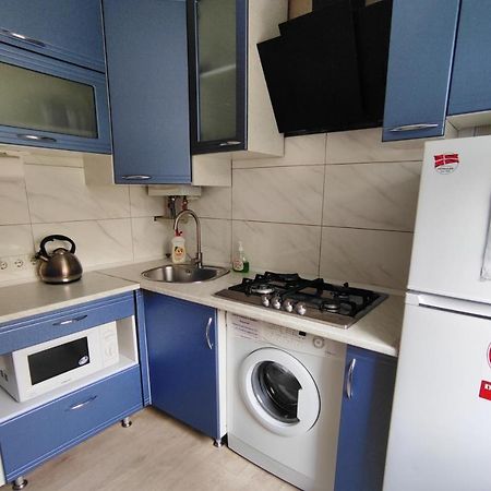 Двухкомнатные Апартаменты Центр Mystetsʹka 3 Kr Apartments Kryvyi Rih Dış mekan fotoğraf