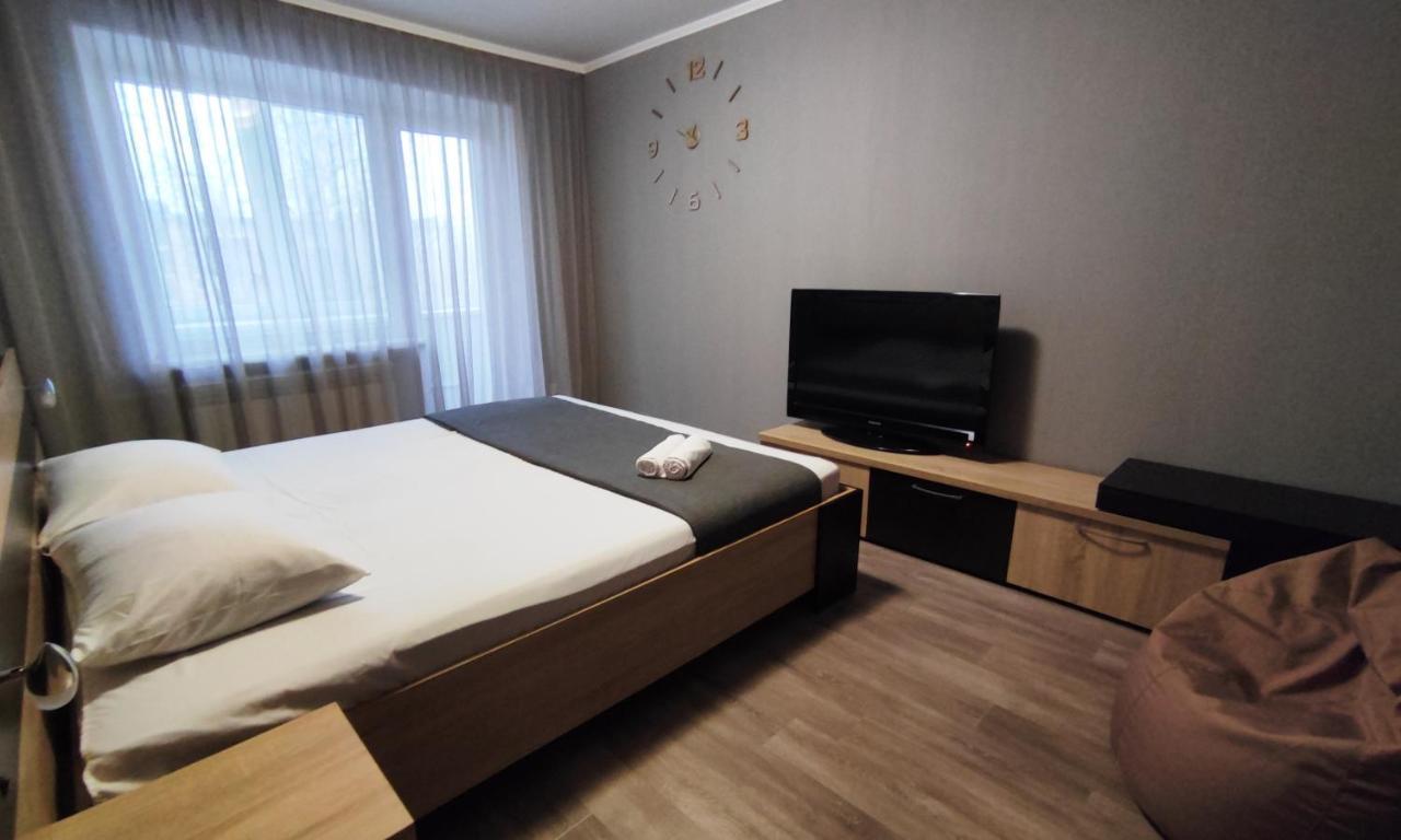 Двухкомнатные Апартаменты Центр Mystetsʹka 3 Kr Apartments Kryvyi Rih Dış mekan fotoğraf
