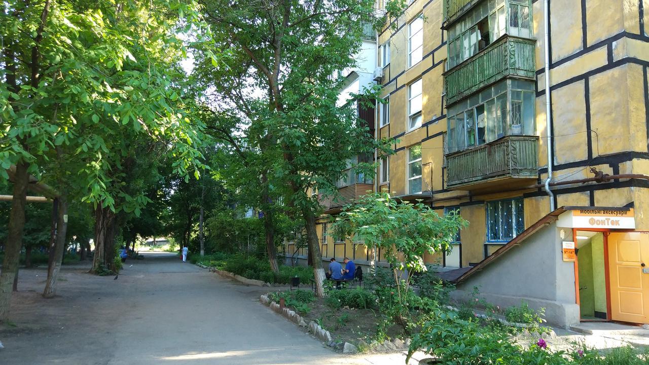 Двухкомнатные Апартаменты Центр Mystetsʹka 3 Kr Apartments Kryvyi Rih Dış mekan fotoğraf